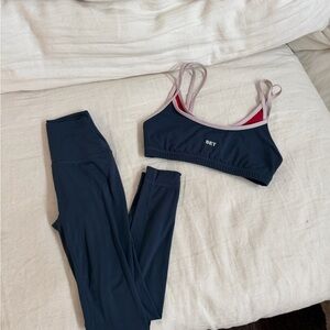 Set Active navy and red layered activewear set